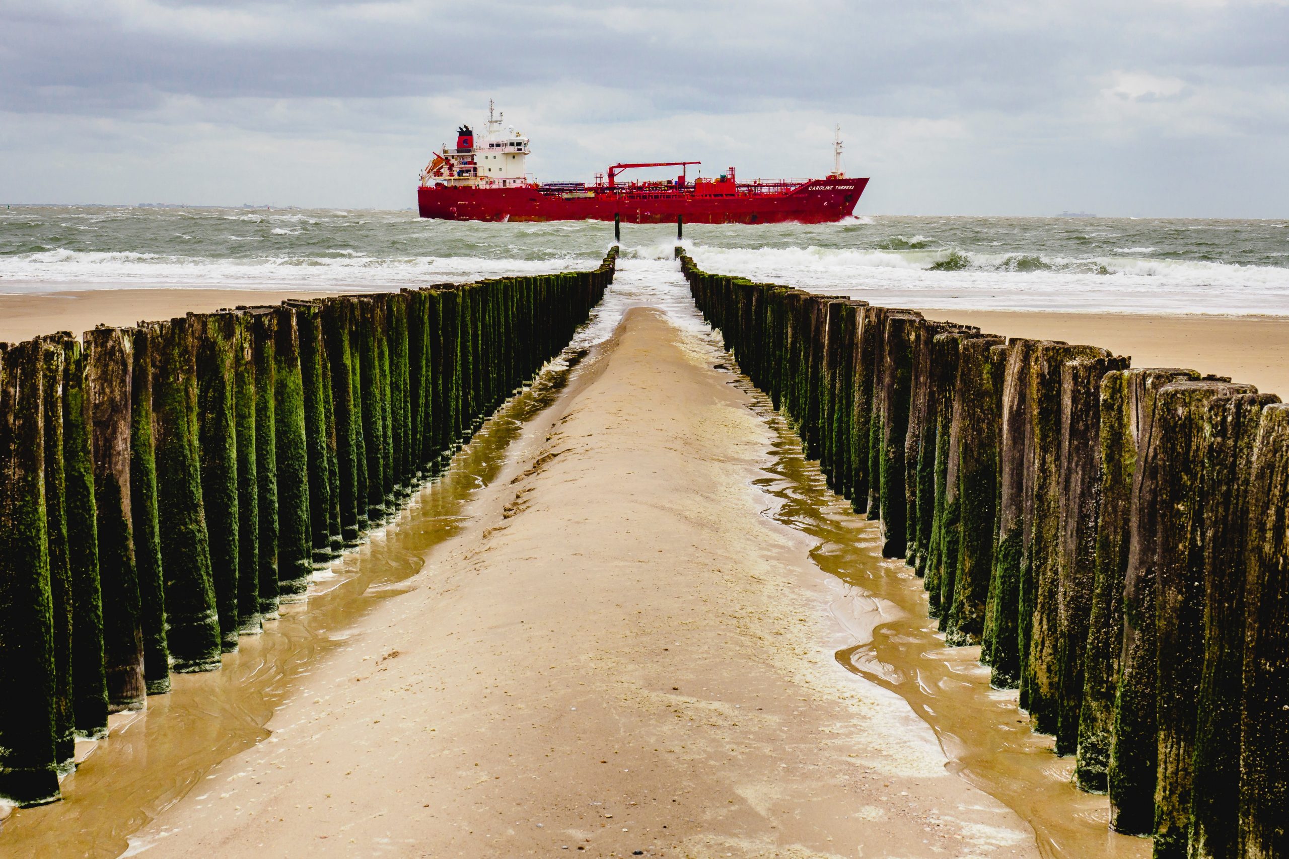 Barco petrolero, petróleo, gas. Imagen de Unsplash