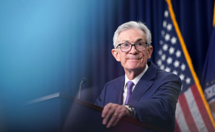 Powell abre la puerta a dos recortes de tipos