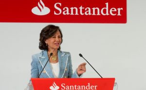 Las firmas de inversión revisaron sus valoraciones de Banco Santander en el último mes del trimestre con un resultado favorable