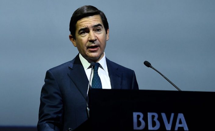 BBVA pierde los 5€ y se queda sin red para contener la hemorragia bajista