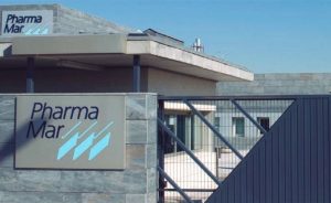 Los títulos de Pharmamar pierden el 35% desde los máximos anuales reduciendo su avance en el curso por debajo del 10%. Pese a ello, sus acciones siguen entre las tres más caras del IBEX 35