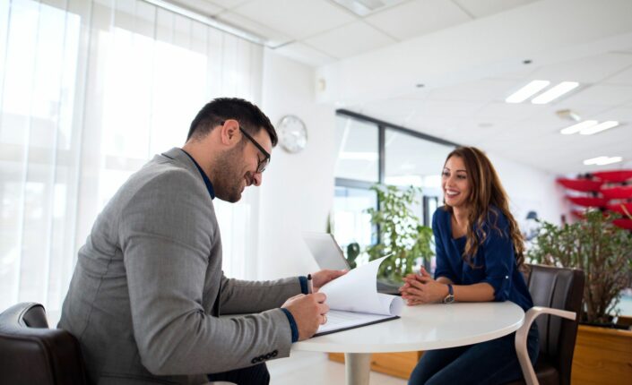 Una entrevista de trabajo. Foto: Freepik.